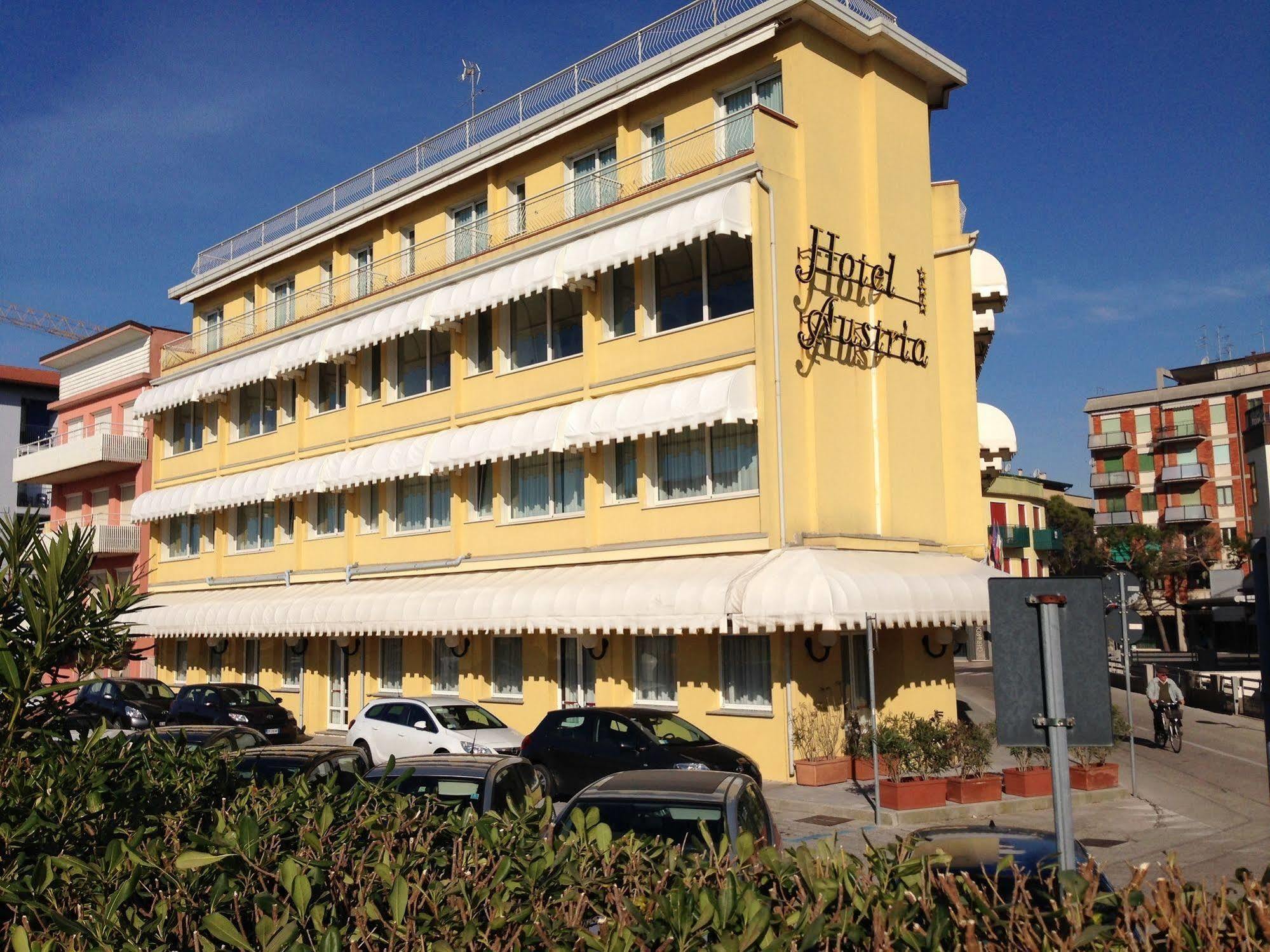 Austria Hotel 3*